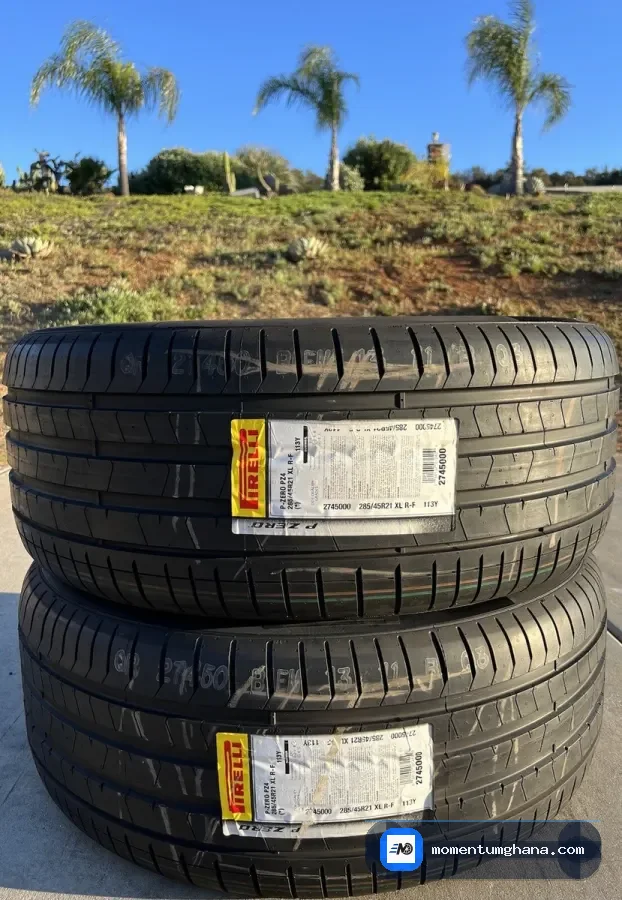 285/45R21 tyre image