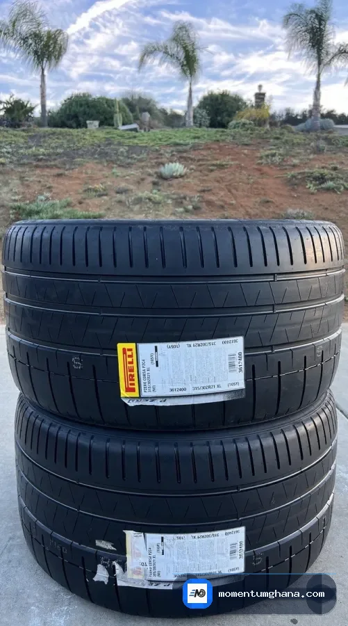 315/30R21 tyre image