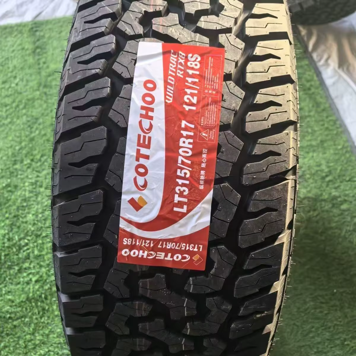 LT315/70R17 tyre image