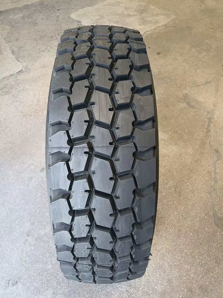 445/50R22.5 tyre image