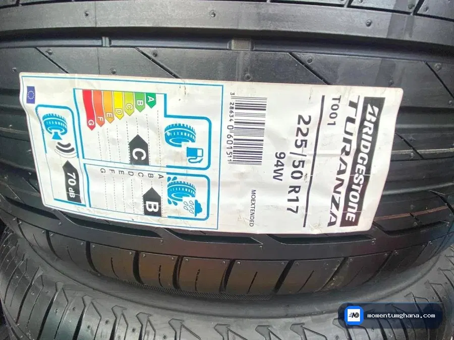 225/50R17 tyre image