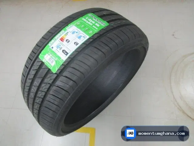 235/35R20 tyre image