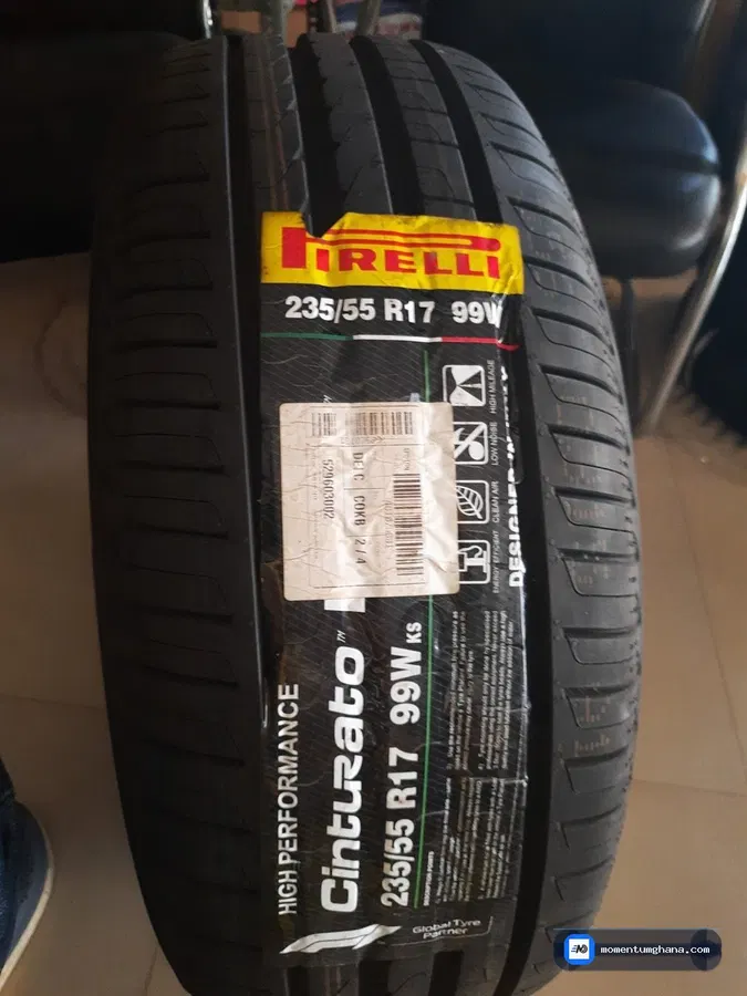 235/55R17 tyre image