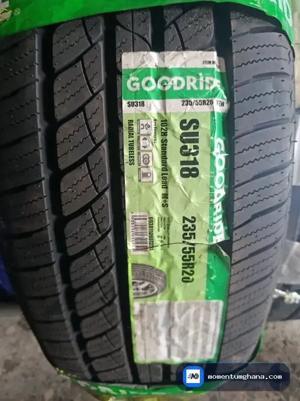 235/55R20 tyre image