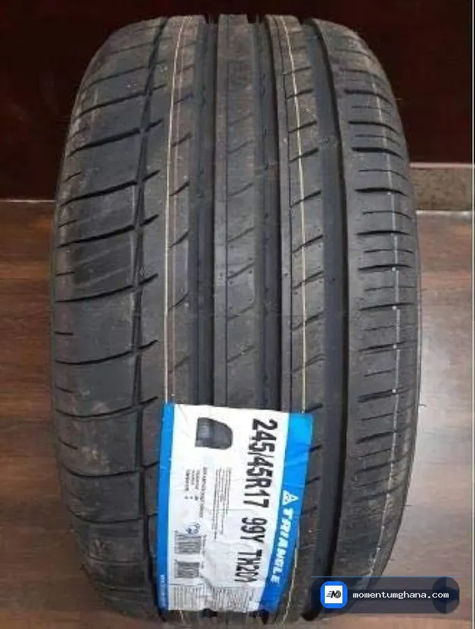 245/45R17 tyre image