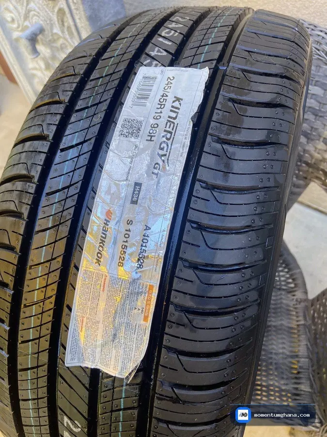245/45R19 tyre image