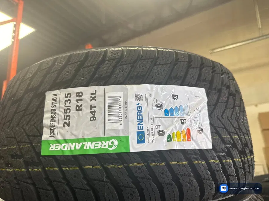 255/35R18 tyre image